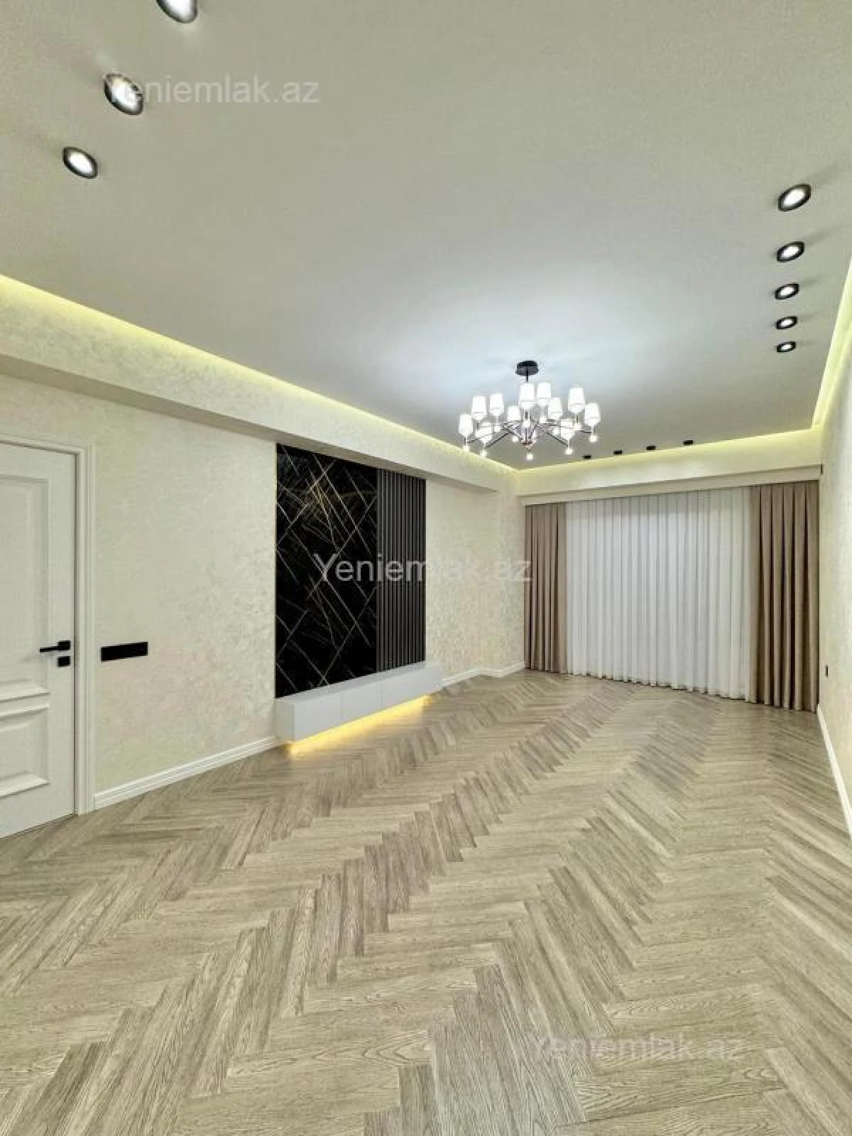 Satılır 4 otaqlı yeni tikili 180 m²