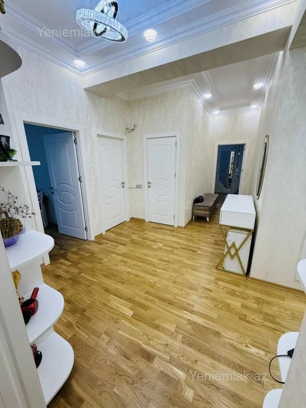Satılır 3 otaqlı yeni tikili 110 m²