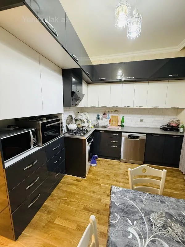 Satılır 3 otaqlı yeni tikili 110 m²