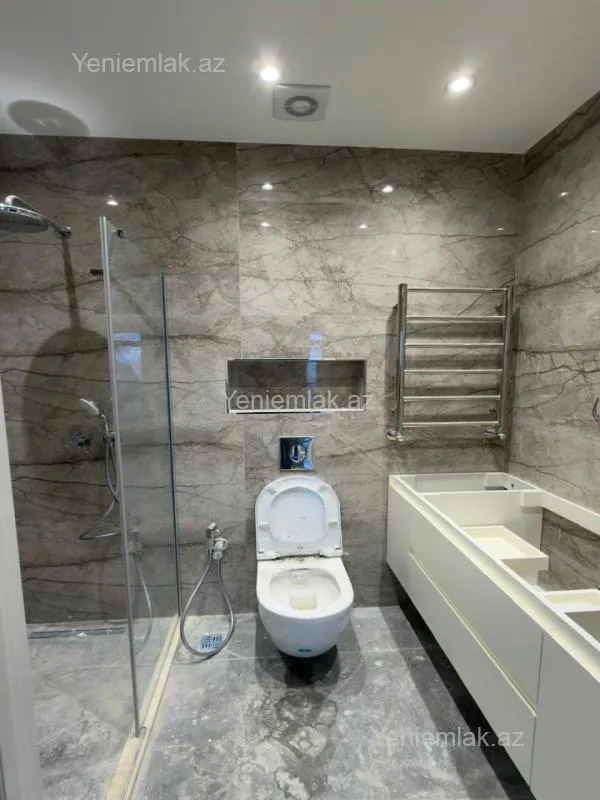 Satılır 3 otaqlı yeni tikili 84 m²