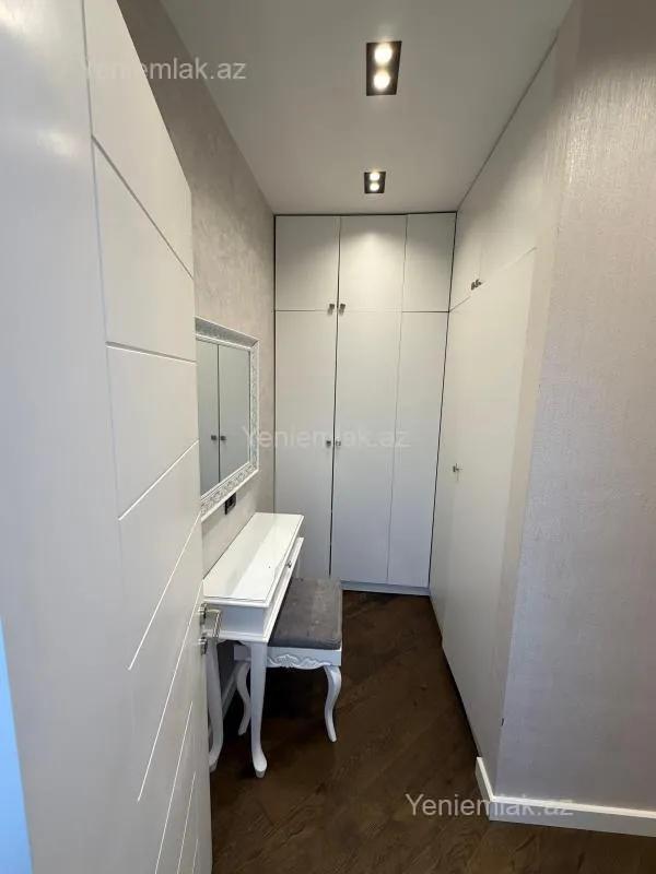 Satılır 3 otaqlı yeni tikili 90 m²