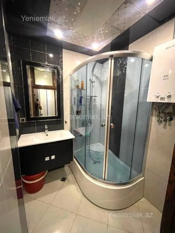 Satılır 5 otaqlı köhnə tikili 125 m²