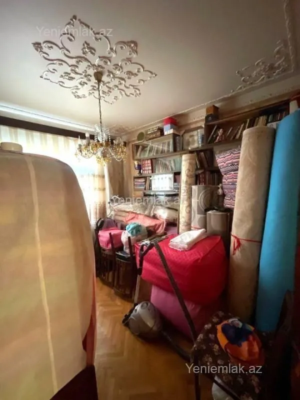 Satılır 5 otaqlı köhnə tikili 125 m²