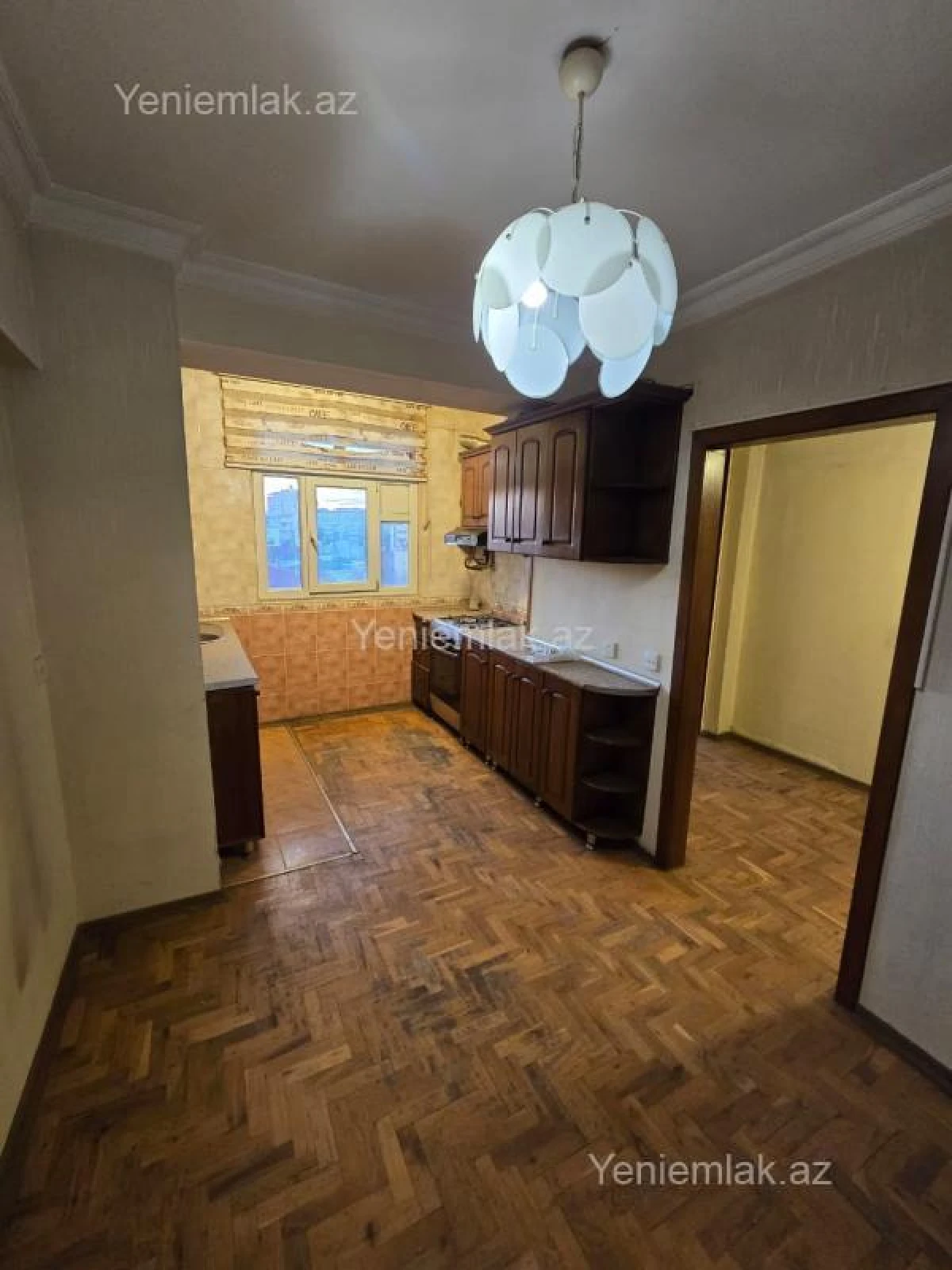 Satılır 4 otaqlı köhnə tikili 110 m²
