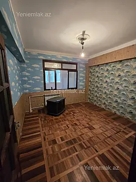 Satılır 4 otaqlı köhnə tikili 110 m²