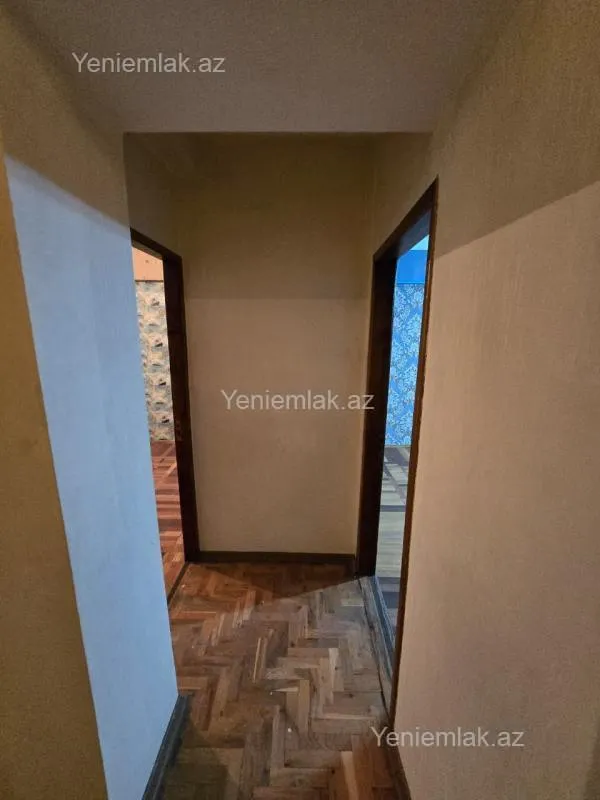 Satılır 4 otaqlı köhnə tikili 110 m²