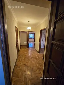 Satılır 4 otaqlı köhnə tikili 110 m²