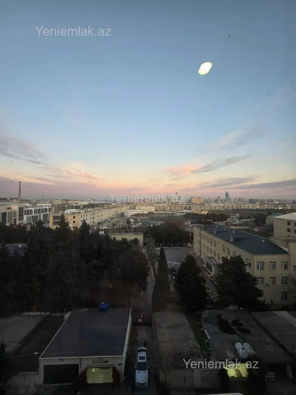 Satılır 4 otaqlı köhnə tikili 110 m²