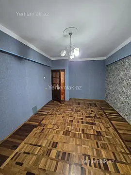Satılır 4 otaqlı köhnə tikili 110 m²