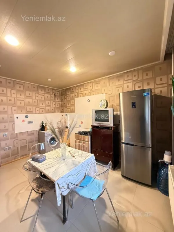 Satılır 3 otaqlı köhnə tikili 80 m²