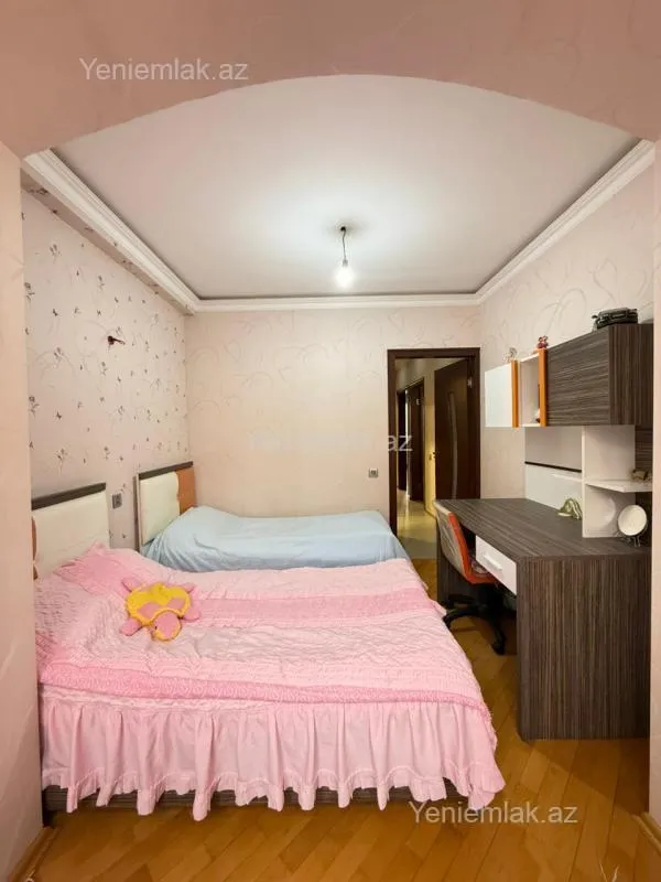 Satılır 3 otaqlı köhnə tikili 80 m²