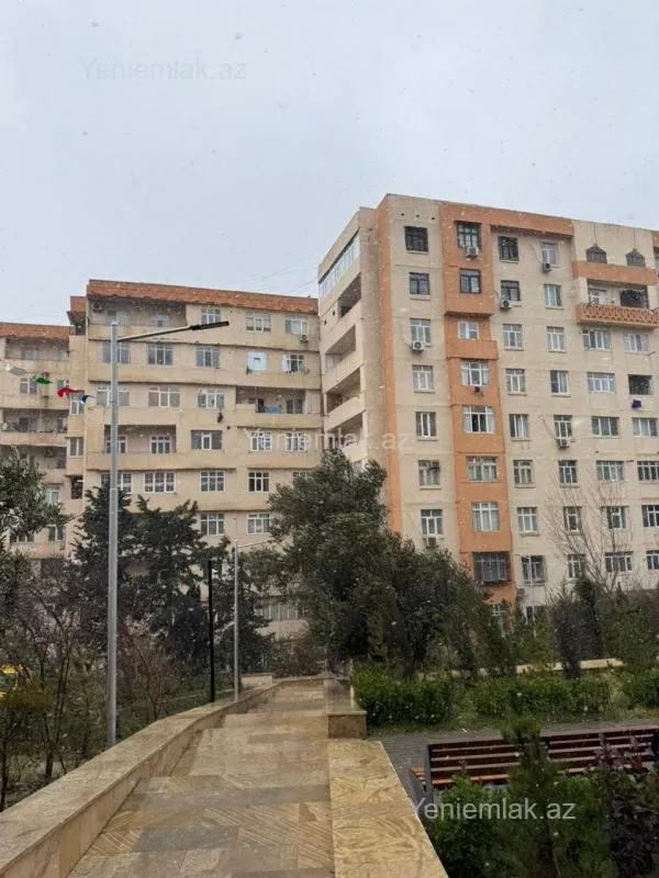 Satılır 3 otaqlı köhnə tikili 80 m²