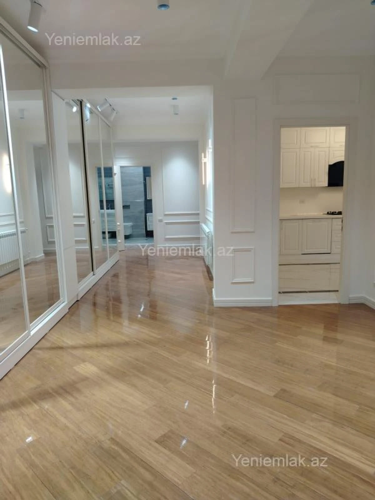 Satılır 3 otaqlı yeni tikili 150 m²