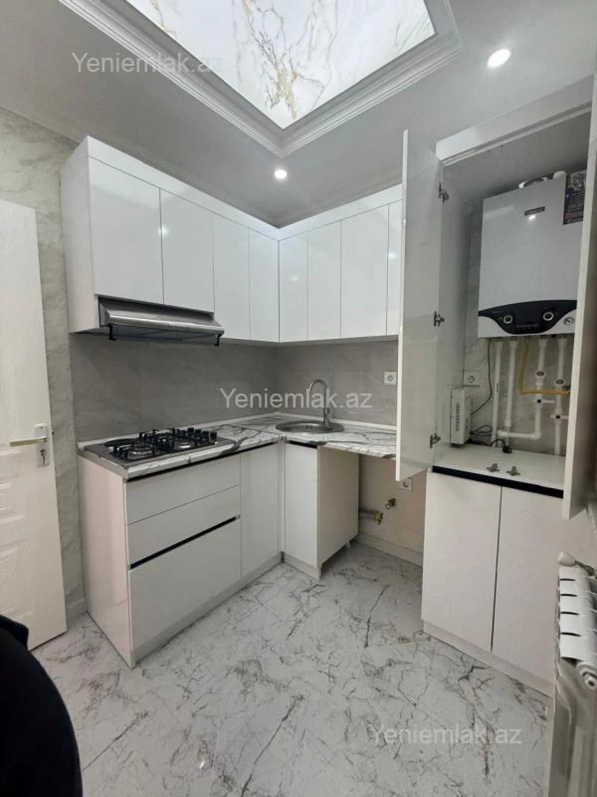 Satılır 2 otaqlı köhnə tikili 60 m²