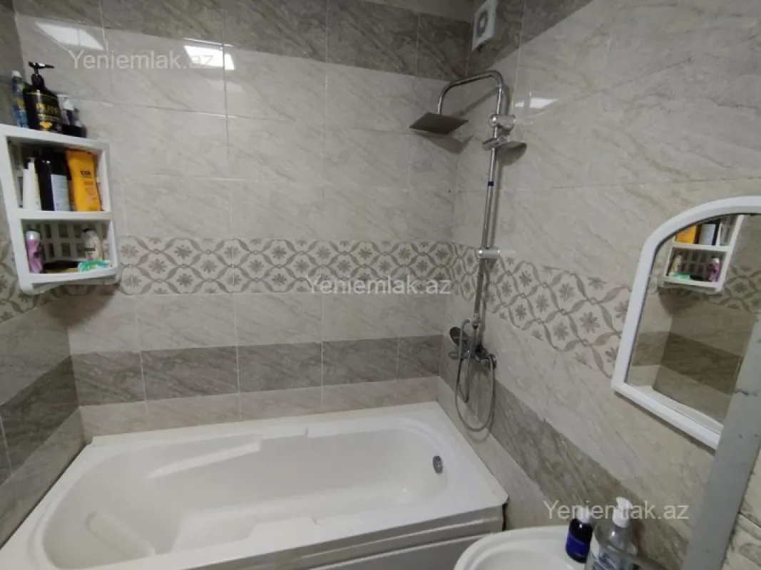 Satılır 4 otaqlı köhnə tikili 85 m²