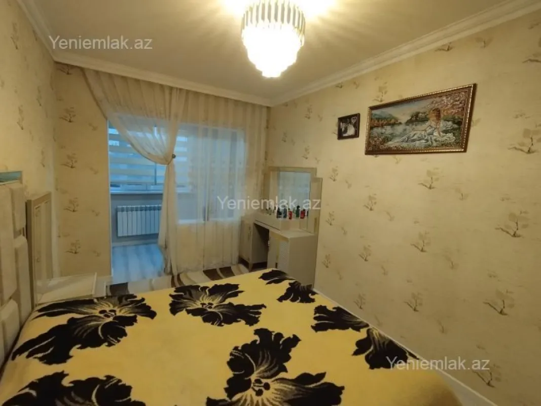 Satılır 4 otaqlı köhnə tikili 85 m²