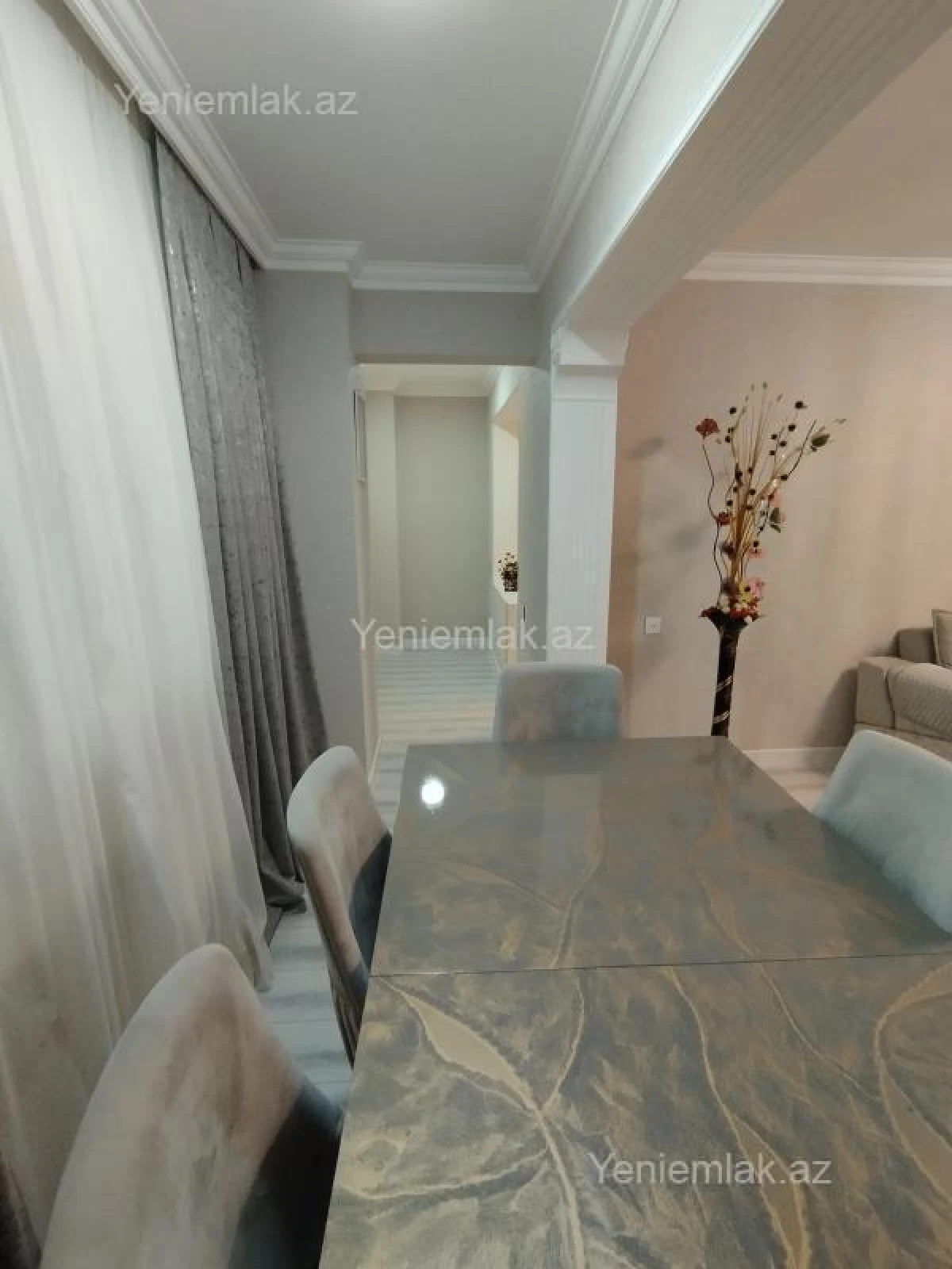 Satılır 4 otaqlı köhnə tikili 85 m²