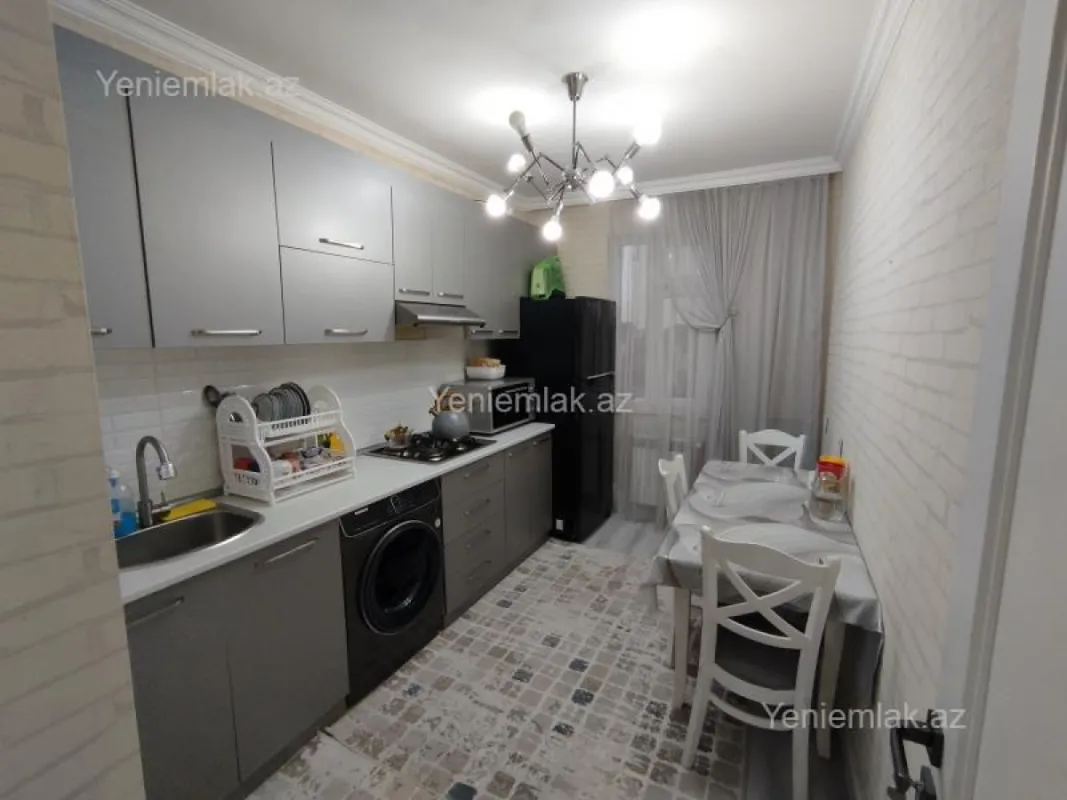 Satılır 4 otaqlı köhnə tikili 85 m²