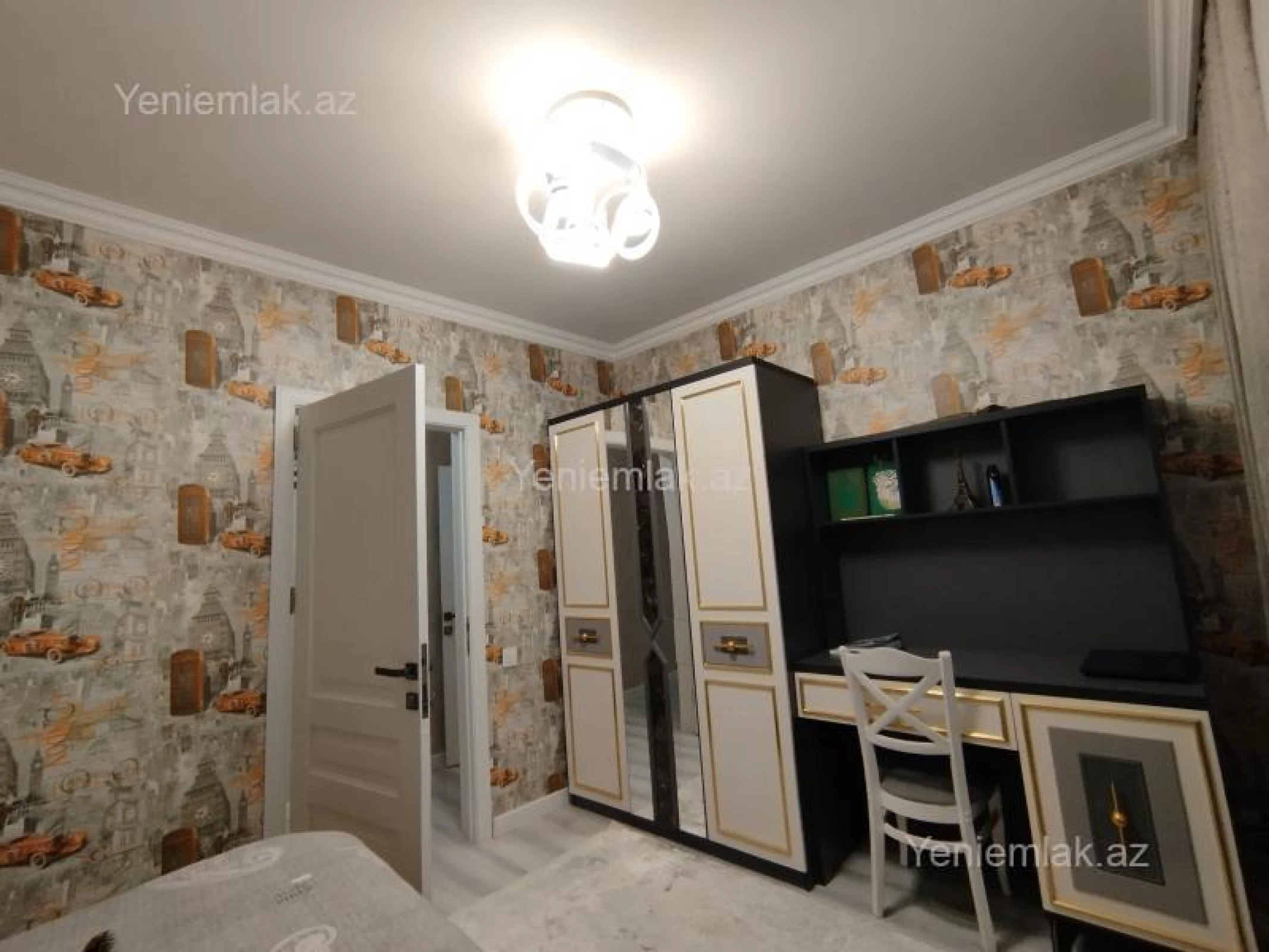 Satılır 4 otaqlı köhnə tikili 85 m²