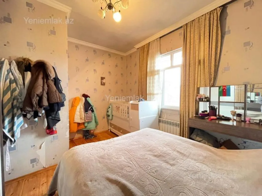 Satılır 3 otaqlı köhnə tikili 110 m²