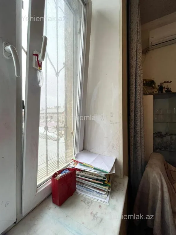 Satılır 3 otaqlı köhnə tikili 110 m²