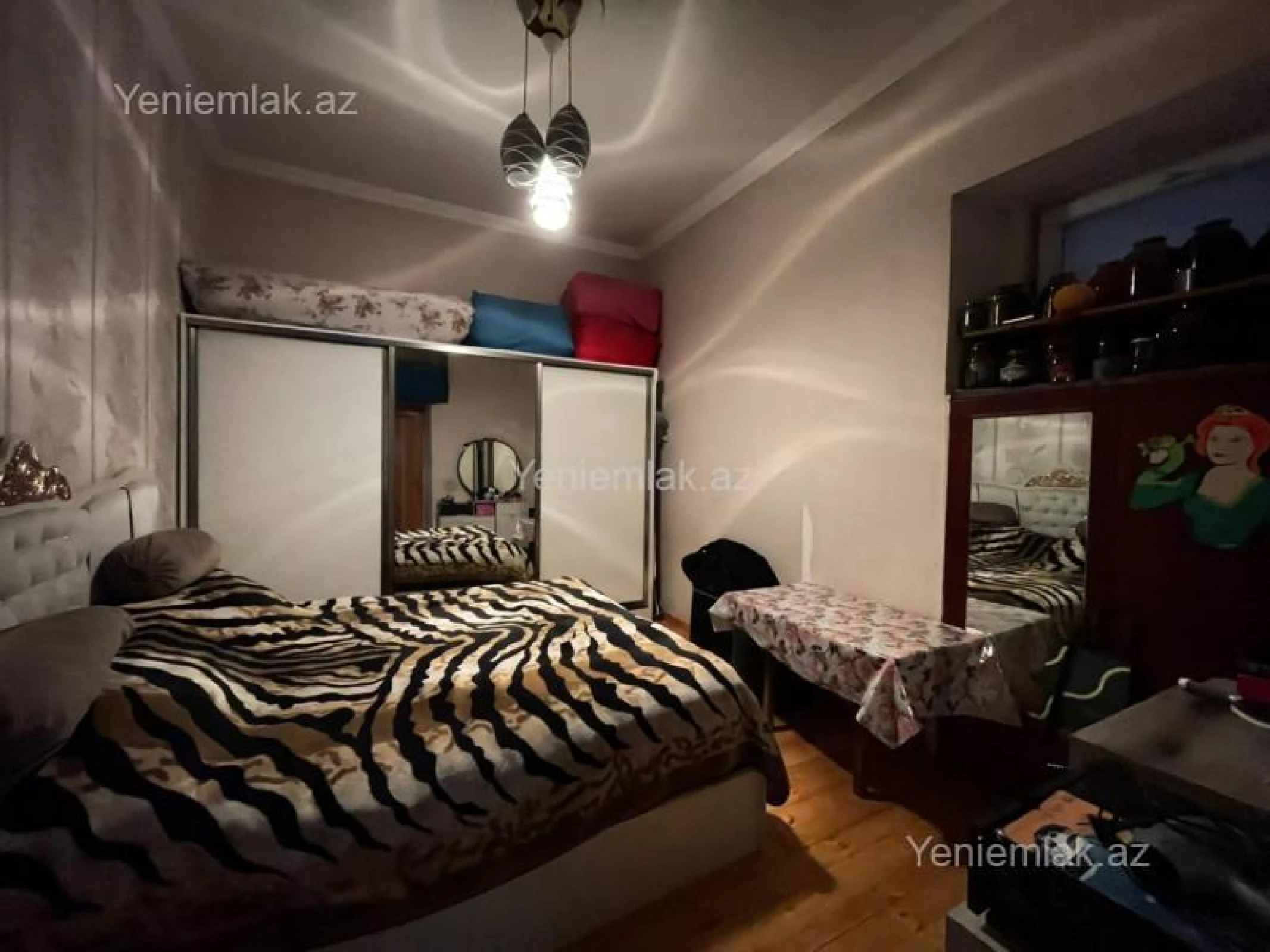 Satılır 3 otaqlı köhnə tikili 110 m²