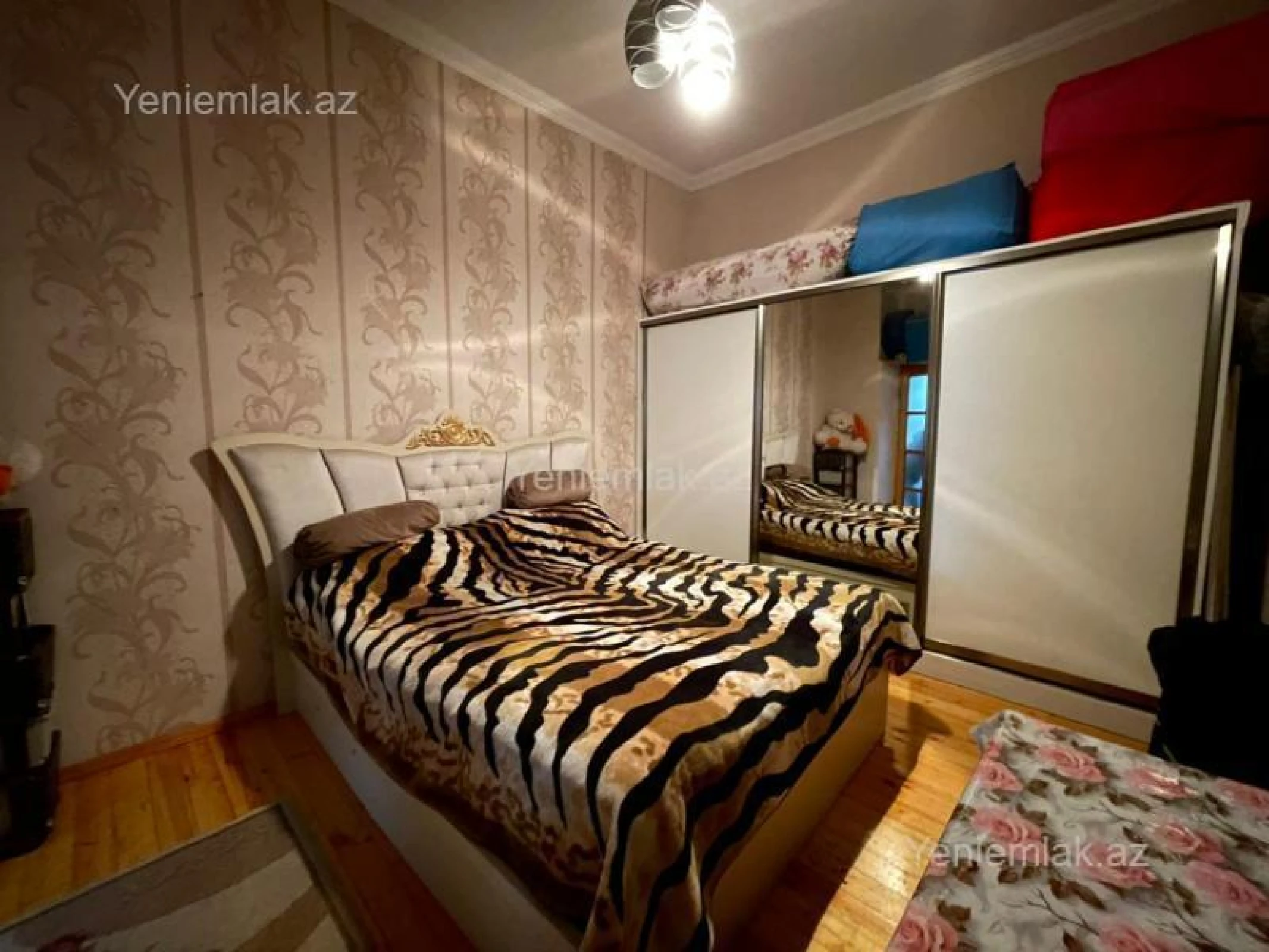 Satılır 3 otaqlı köhnə tikili 110 m²