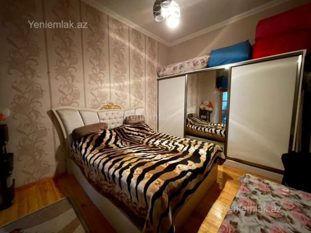 Satılır 3 otaqlı köhnə tikili 110 m²