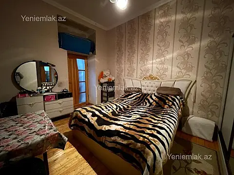 Satılır 3 otaqlı köhnə tikili 110 m²