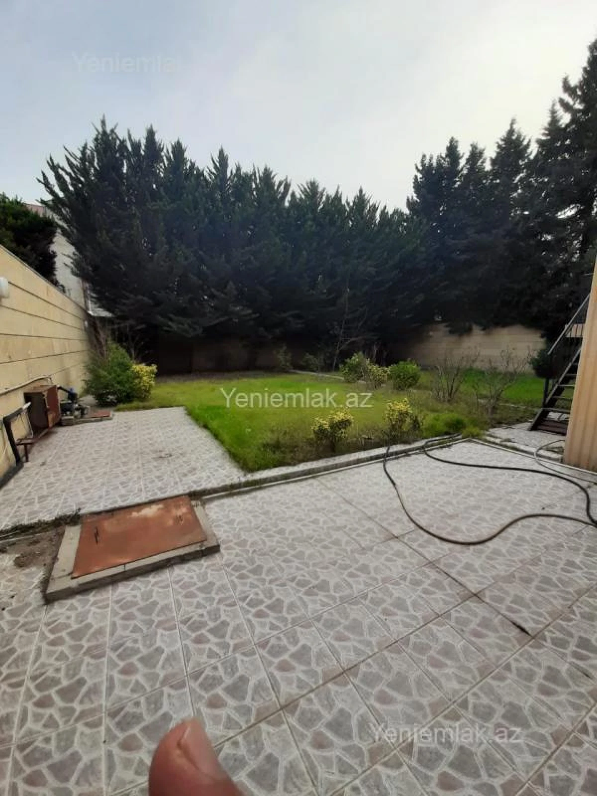 Satılır 8 otaqlı həyət evi 670 m²