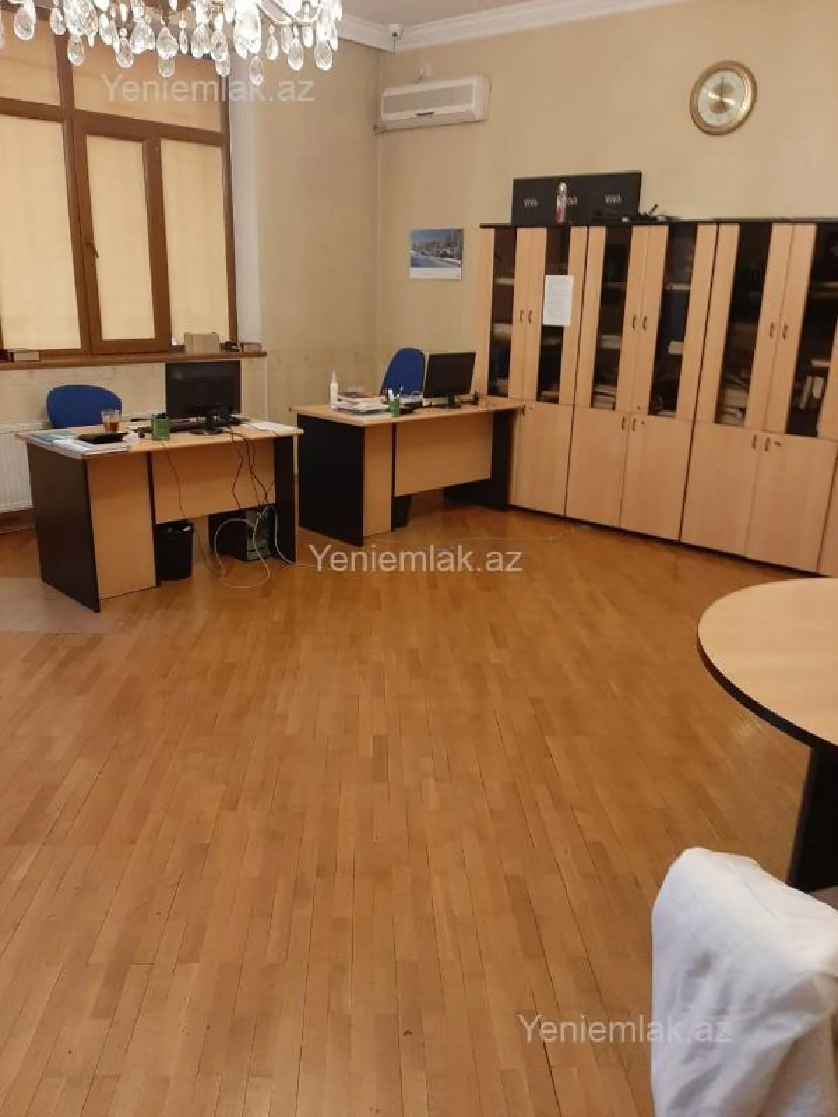 Satılır 8 otaqlı həyət evi 670 m²