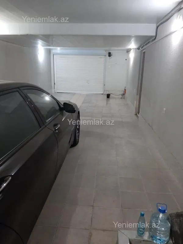Satılır 8 otaqlı həyət evi 670 m²
