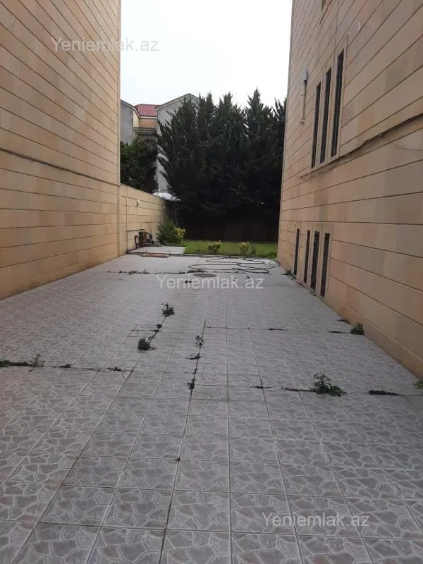 Satılır 8 otaqlı həyət evi 670 m²