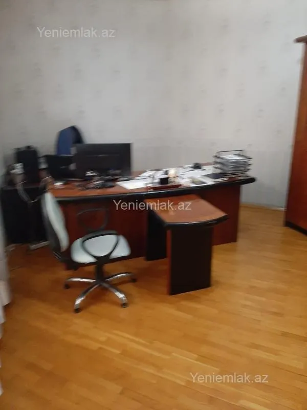 Satılır 8 otaqlı həyət evi 670 m²