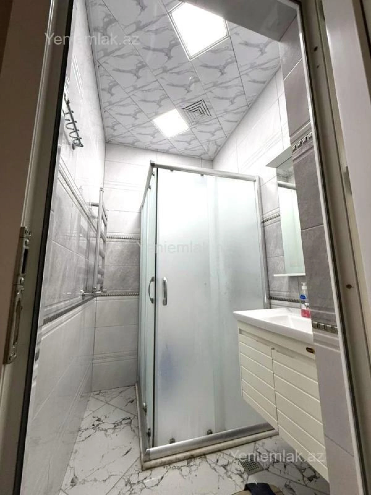 Satılır 2 otaqlı yeni tikili 75 m²