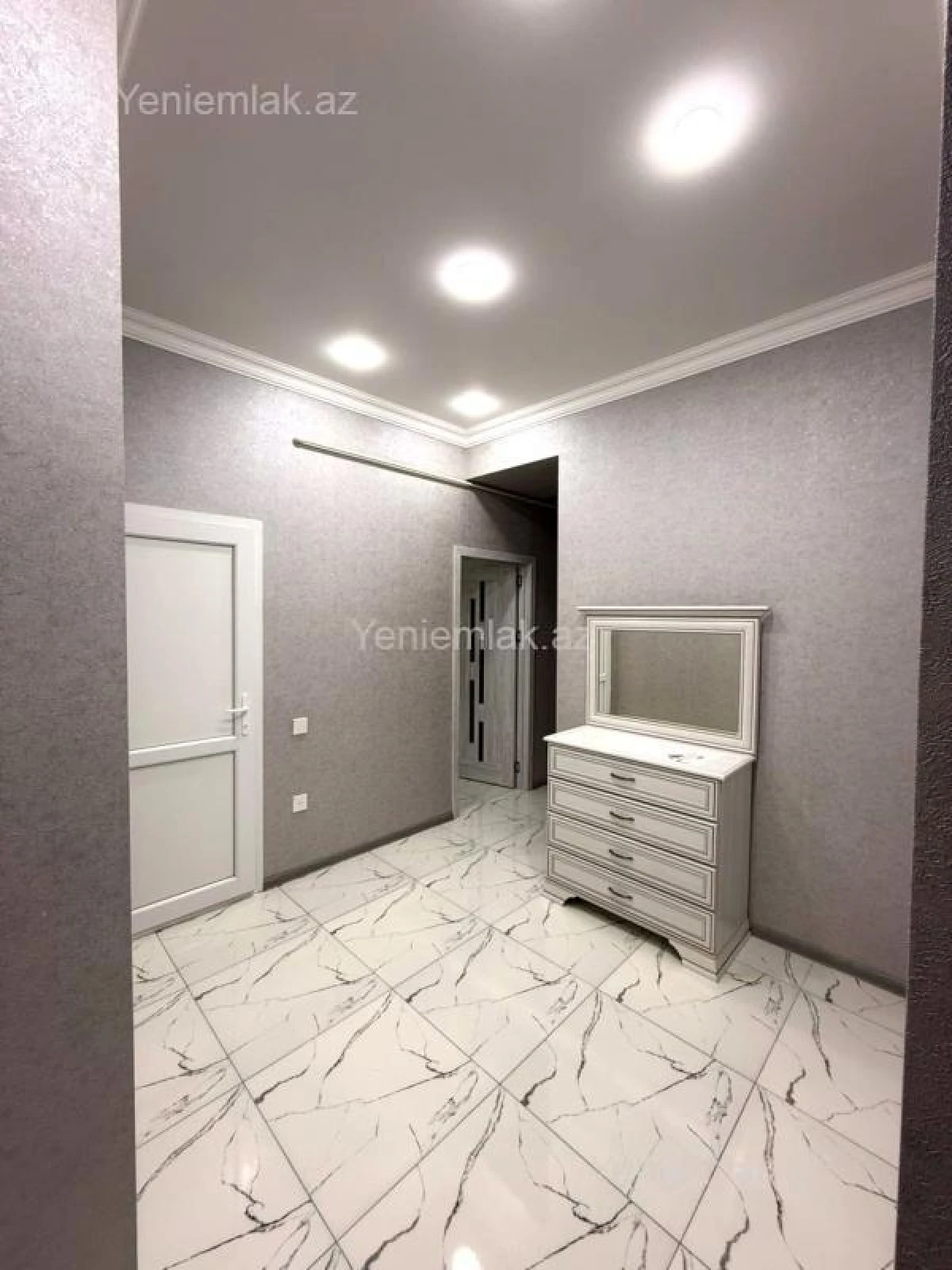 Satılır 2 otaqlı yeni tikili 75 m²