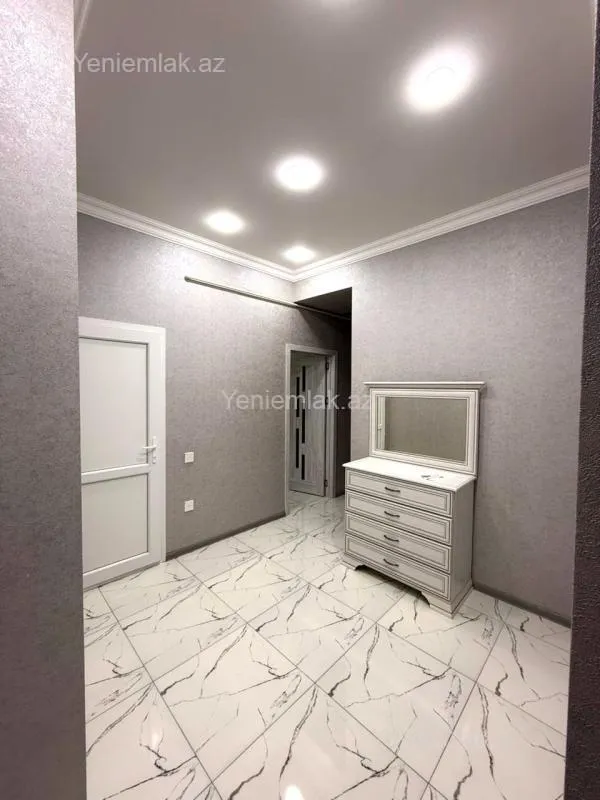 Satılır 2 otaqlı yeni tikili 75 m²