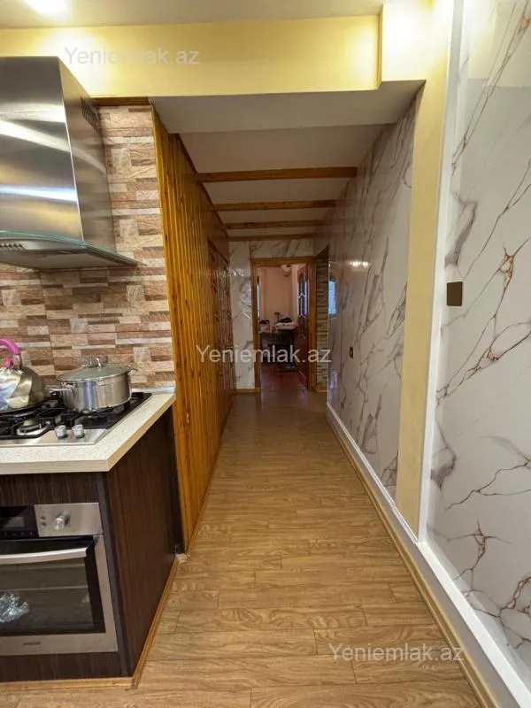 Satılır 4 otaqlı köhnə tikili 110 m²