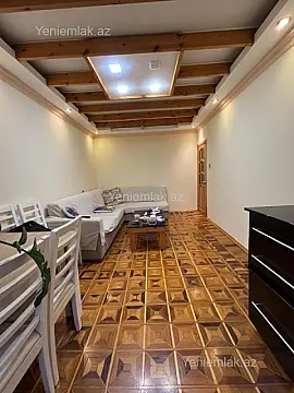 Satılır 4 otaqlı köhnə tikili 110 m²
