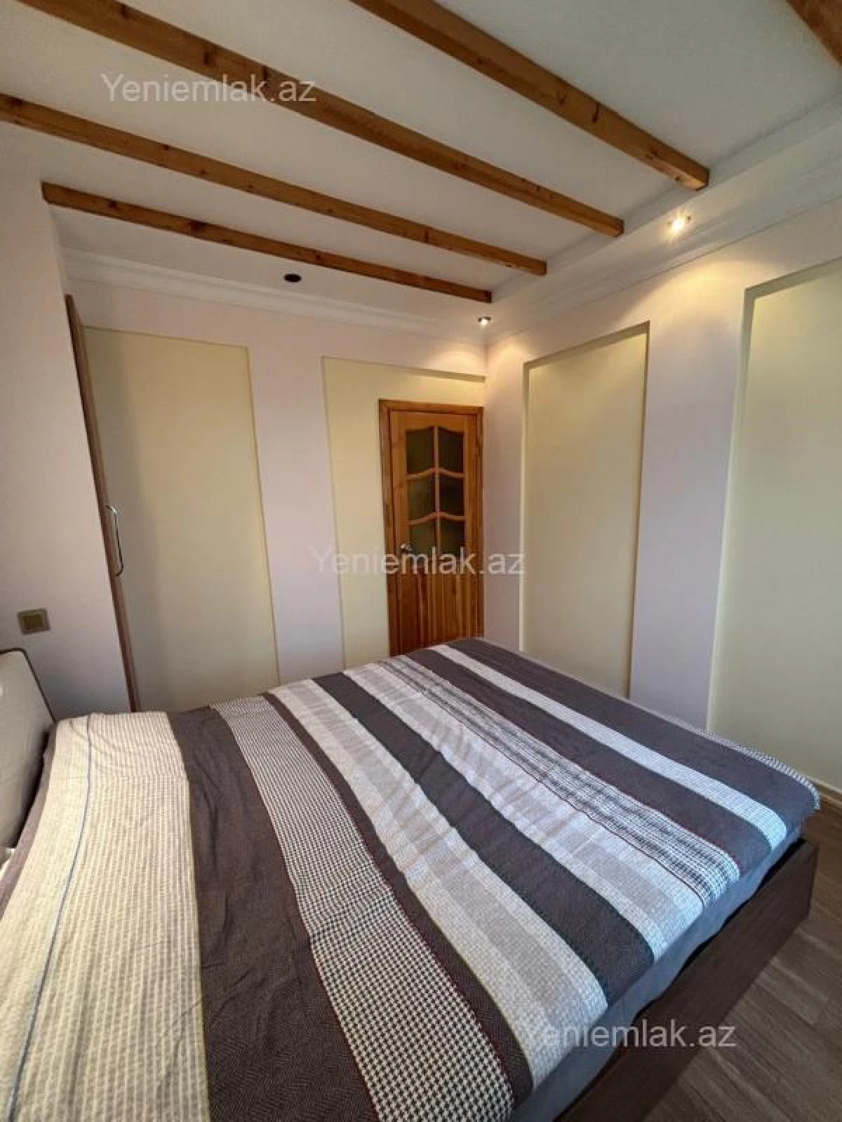 Satılır 4 otaqlı köhnə tikili 110 m²