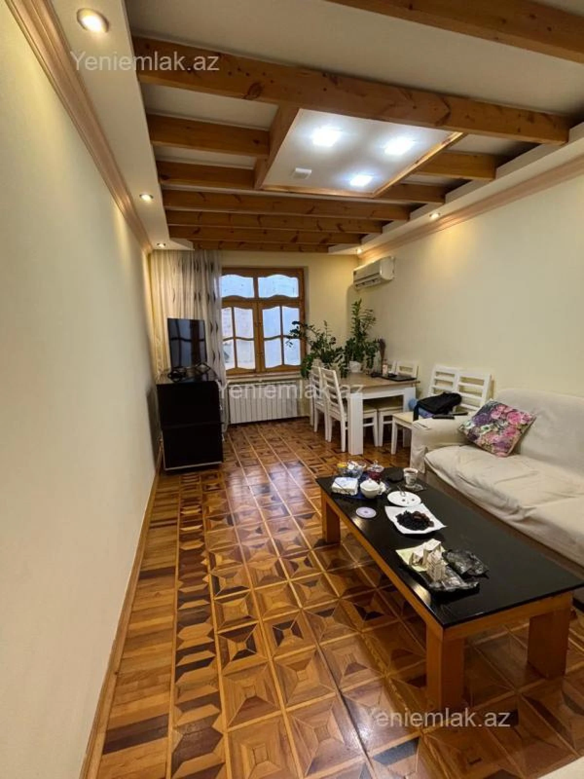 Satılır 4 otaqlı köhnə tikili 110 m²