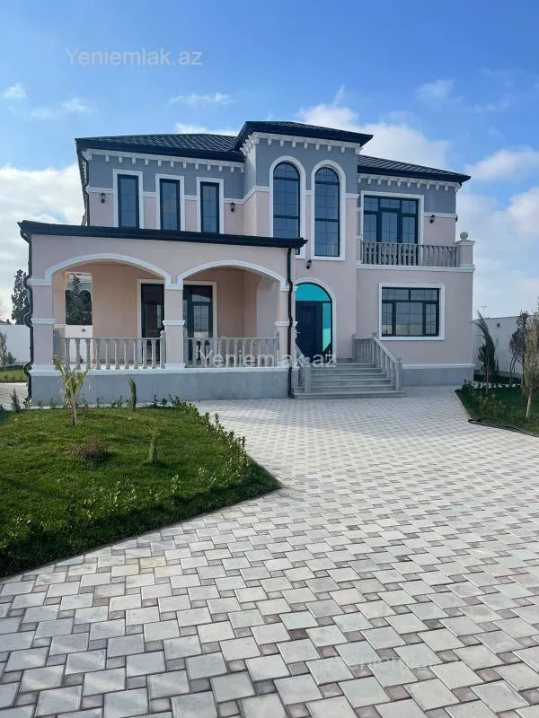 Satılır 7 otaqlı həyət evi 236 m²