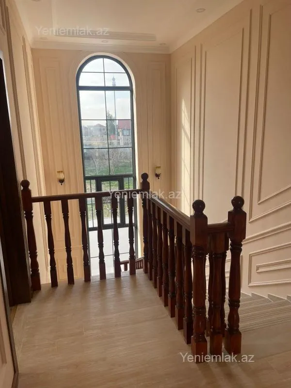 Satılır 7 otaqlı həyət evi 236 m²