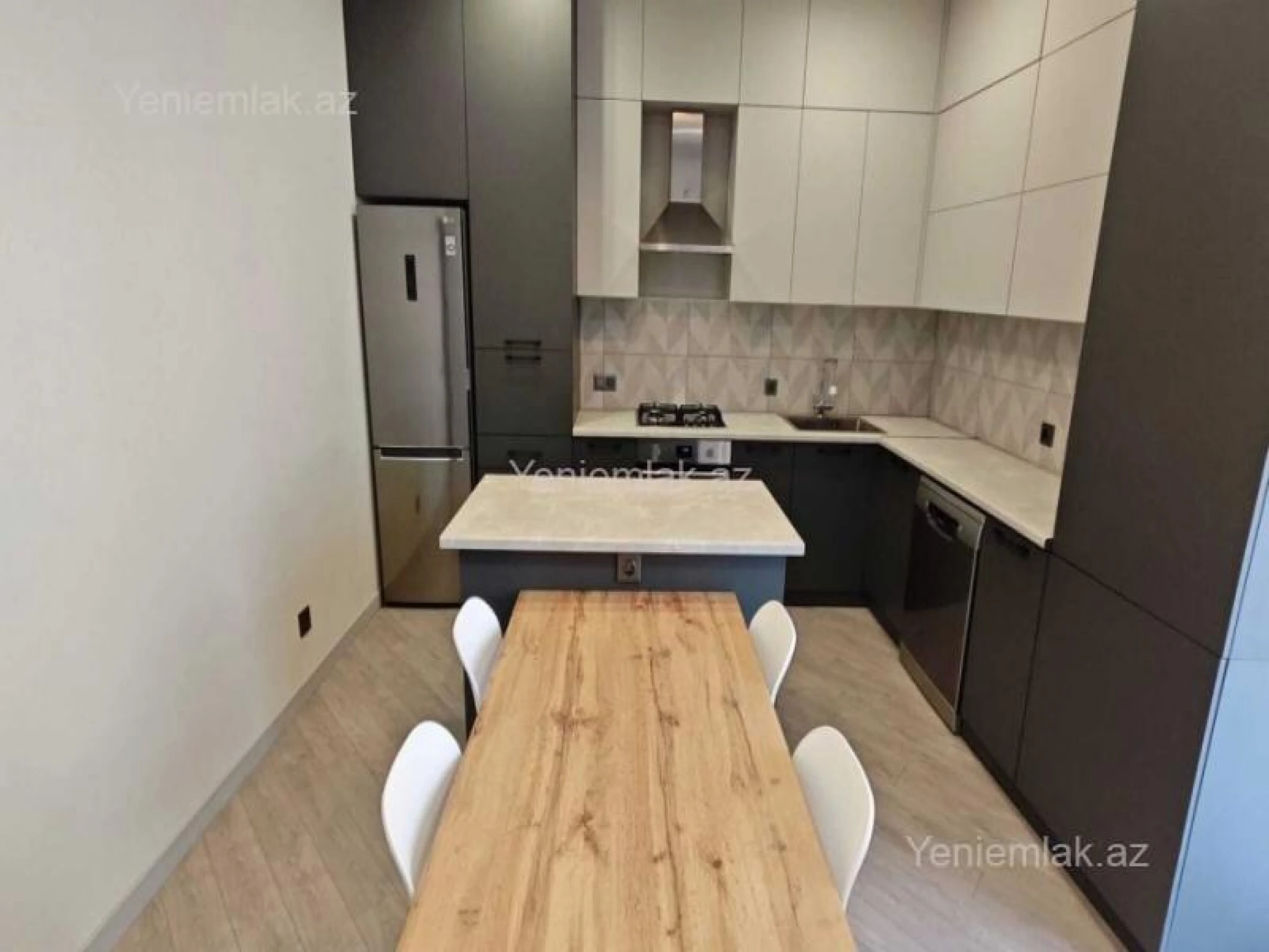 Satılır 4 otaqlı yeni tikili 135 m²
