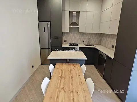 Satılır 4 otaqlı yeni tikili 135 m²