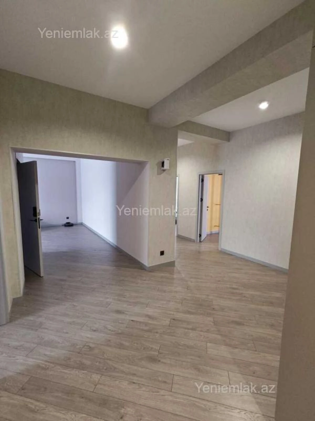Satılır 4 otaqlı yeni tikili 135 m²