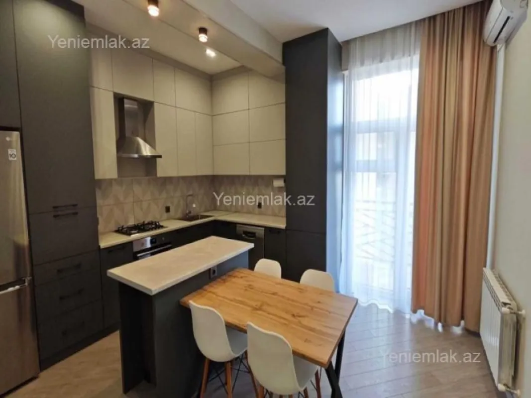 Satılır 4 otaqlı yeni tikili 135 m²