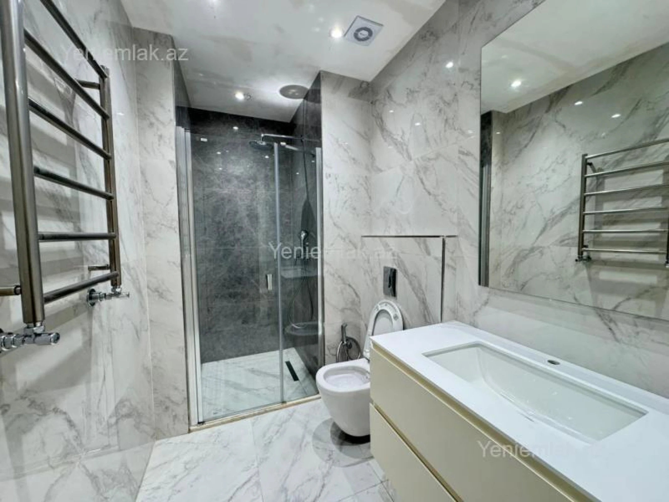 Satılır 2 otaqlı yeni tikili 67.9 m²