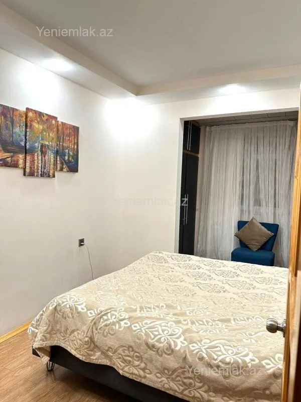 Satılır 4 otaqlı köhnə tikili 115 m²