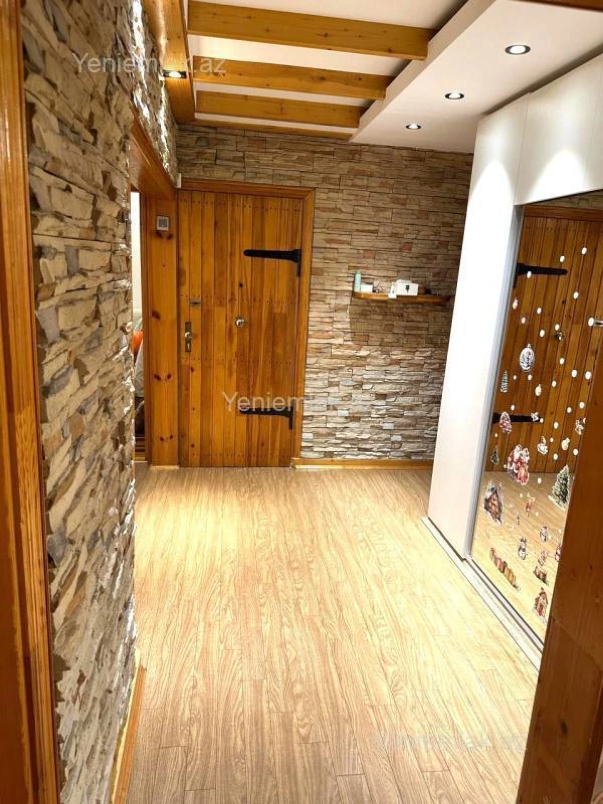 Satılır 4 otaqlı köhnə tikili 115 m²